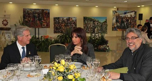 cumbre-mercosur-02 Tabaré Vázquez, Cristina Fernández de Kirchner y Fernando Lugo. (foto presidencia.vov.py)