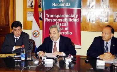 itaipu-villa-hayes Los ministros de Obras Efraín Alegre, de Hacienda Dionisio Borda y el presidente de la ANDE Sixto Amarilla explicaron detalles de la inversión (foto abc.com.py)