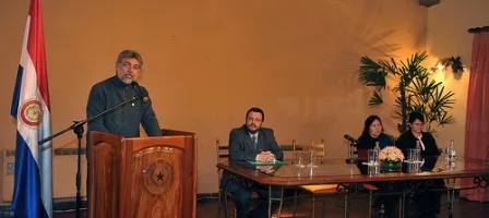 PAIS 10 LUGO SEGURO SALUD El mandatario paraguayo haciendo el anuncio (foto somosparaguay.com.py)