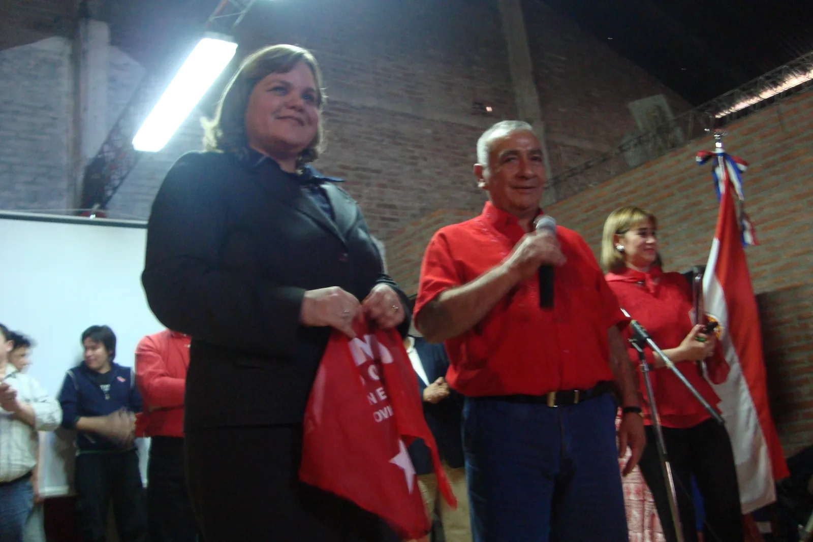 Política 10 -La Plata colorada Lilian, antonio y rossi Lilian Samaniego, Antonio Aranda y Rosa María Alen