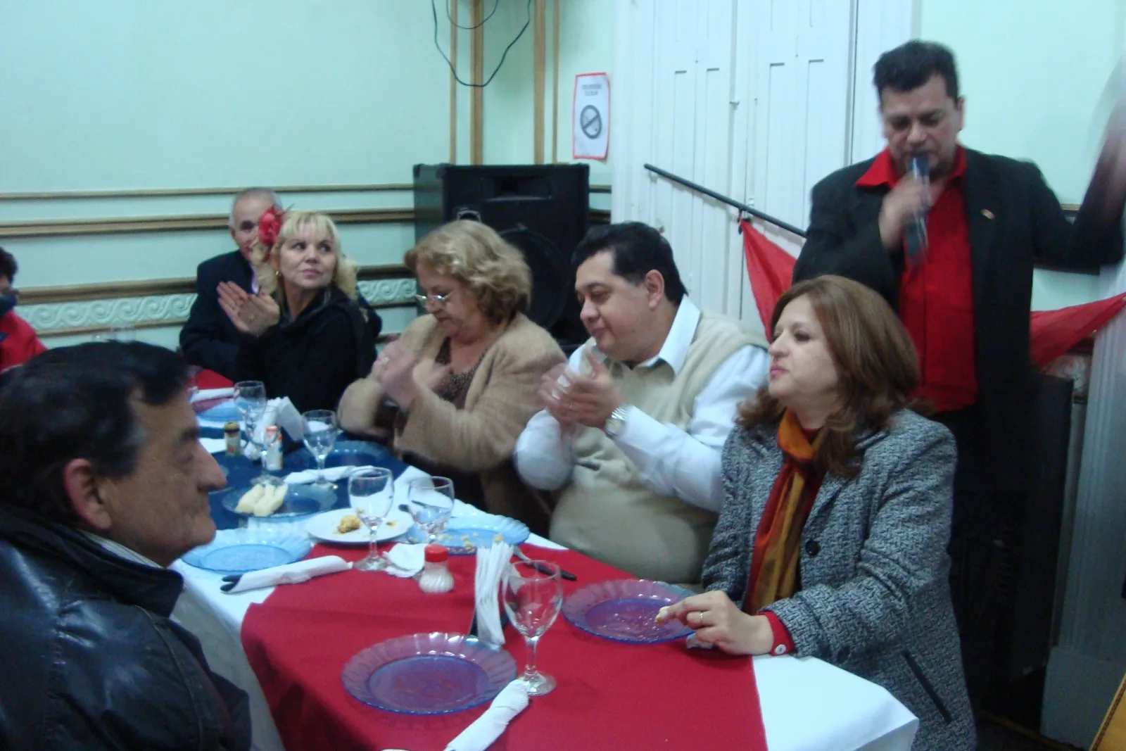 Política 10 colorados depo Samuel Leiva dirigiendose a sus correligionaios