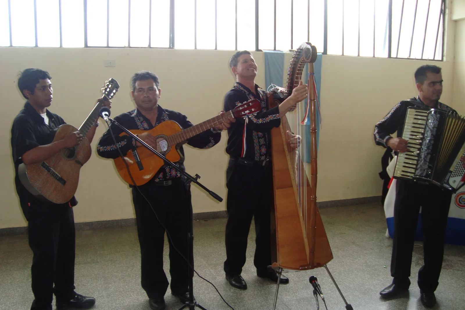 Res. 10 - Pergamino Conjunto Paraguay Uno "Paraguay Uno"