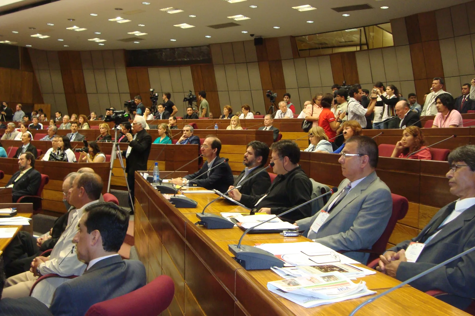 Congreso migracion 11 deliberantes 6 - va Vista parcial de los concurrentes (foto Oscar)