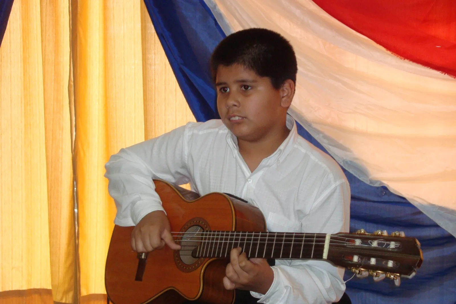 Takuaree 11 - Requinto REQUINTO: Valentín Cabrera