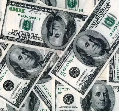 Per. economía 003 dólares