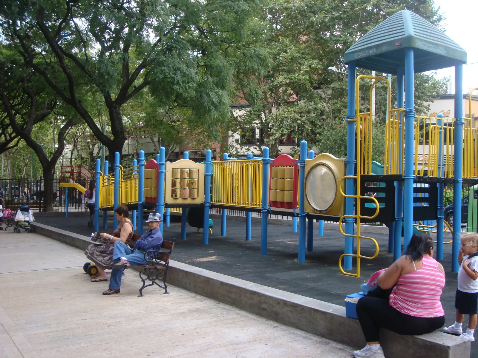 Comunidad 004 - Plaza juegos