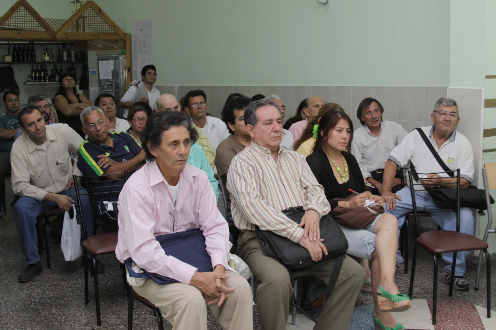 Comunidad 005 Rolon Pose 2