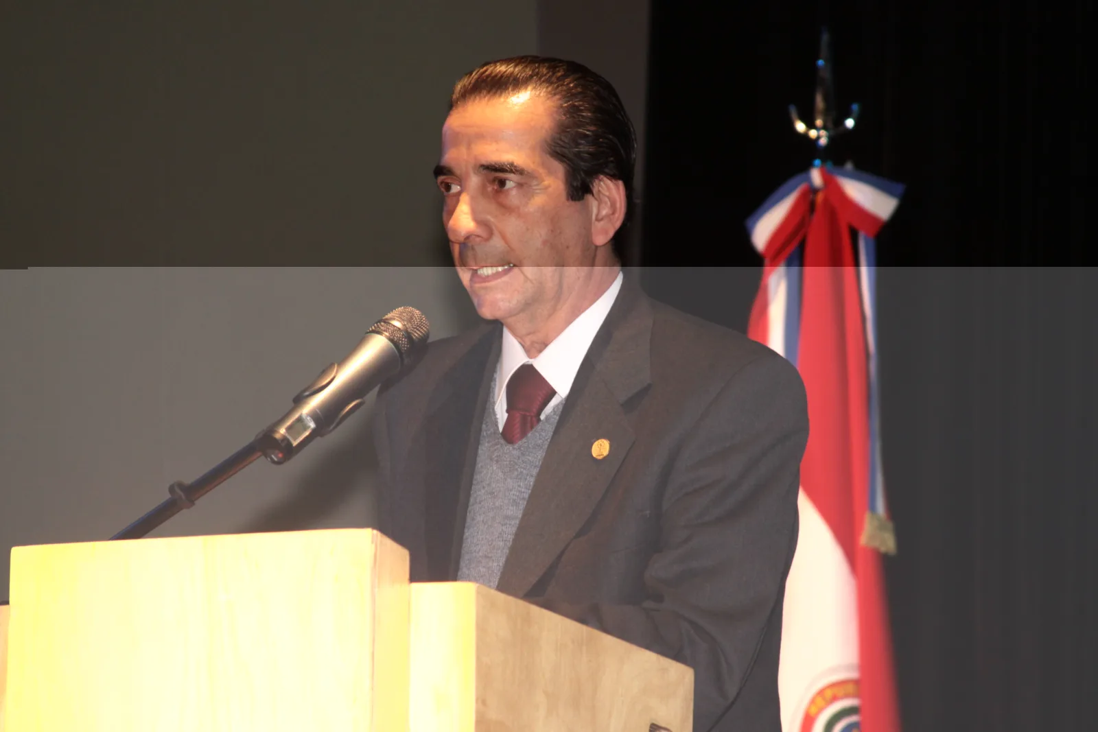 Embajador Augusto Ocampos Caballero (foto Oscar)
