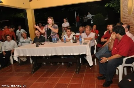 PER. PAÍS 0001 bis política