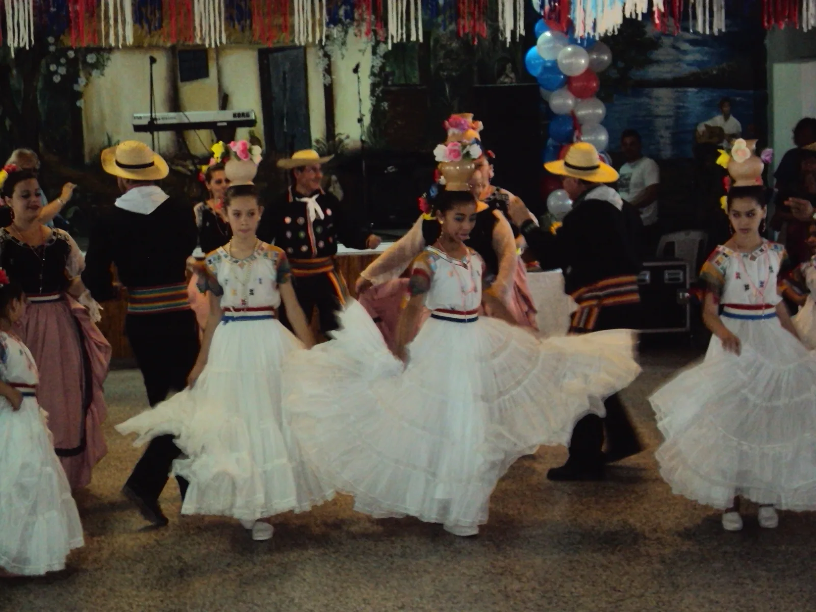 Cuerpo de Danzas "Panambí" del Ctro. Silvio Morínigo