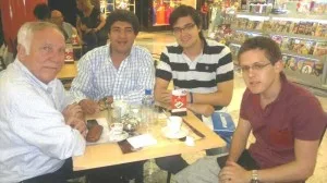 El presidente del Comité Central de Buenos Aires del PLRA, Carlos Franco y el titular del partido, Miguel Abdón Saguier