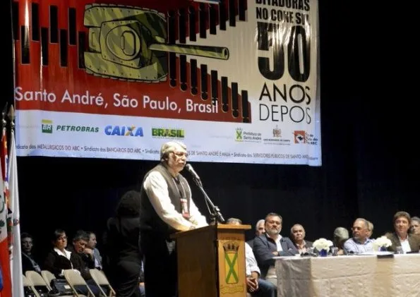 El expresidente Fernando Lugo, durante su intervención en el acto. (Foto abc.com.py)