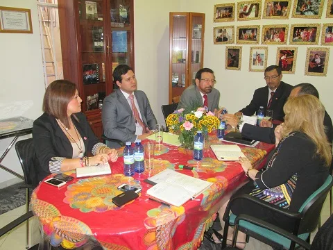 Repatriados 23-05 -2014. Ministro en Espana