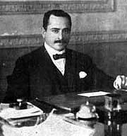 Dr. Luis A. Riart, canciller del Paraguay que firmó el Protocolo de Paz. Anteriormente, ante la renuncia de Eligio Ayala, asumió la Presidencia del Paraguay el 17 de marzo de 1924, donde le tocó gobernar hasta el 15 de agosto. Riart había nacido en Esquina, Corrientes en 1880. Fue el segundo argentino que alcanzó la primera magistratura del país: en primero había sido Manuel Gondra, nacido en Bs. As. en 1871.