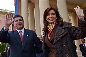 Horacio Cartes y Cristina Kirchner en Asunción (foto Telam)