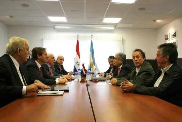 Las negociaciones con la Argentina se iniciaron el pasado 11 de junio en Ayolas. En esa primera reunión ya fueron presentados los cuatro puntos de la posición paraguaya. / Foto archivo abc.com.py/
