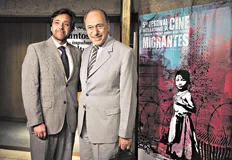 Martín Arias Duval (I), titular de la Dirección Nacional de Migraciones y Raúl Zaffaroni (D), juez de la Corte. Imagen: Guadalupe Lombardo