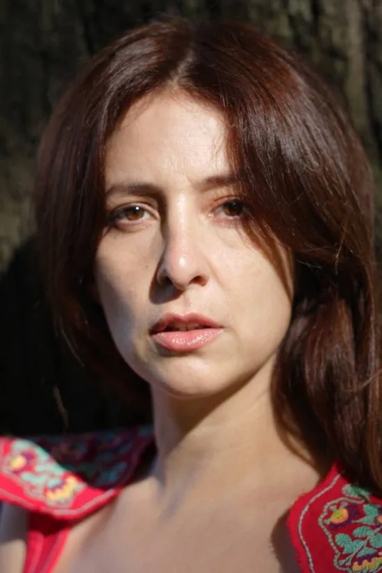 Coral Gabaglio, 34 años, de vasta trayectoria teatral, está casada con otro actor; Federico Ibarra, con quien tiene un hijo de 2 años: Teo.