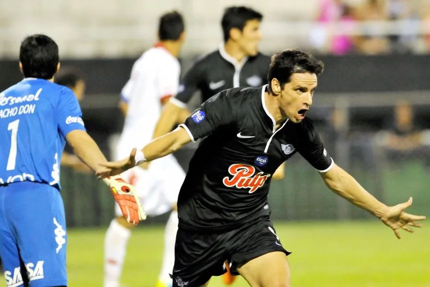 El autor del único gol (foto abc.com.py