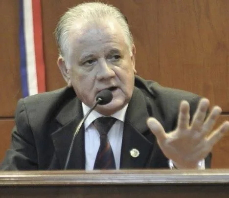 PER. PAÍS 0012-14 VÍCTOR NUÑEZ
