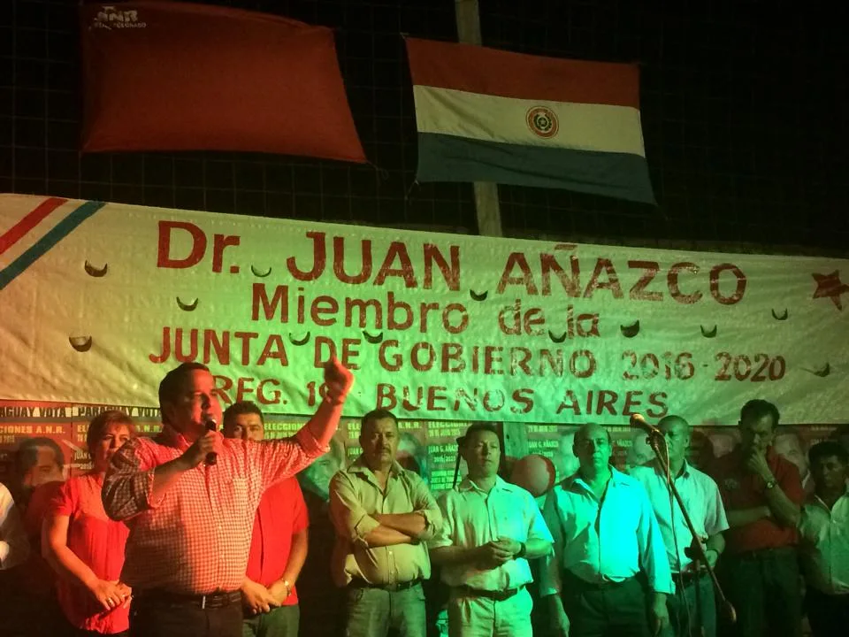 El Dr. Juan Añazco, candidato a Miembro Titular de la Junta de Gobierno dirigiéndose a sus correligionarios