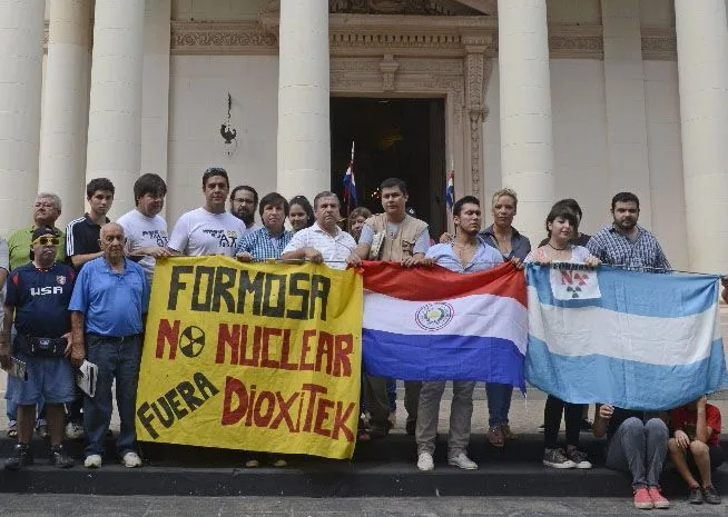 Pilarenses y formoseños se unieron días atrás en Asunción para expresar su repudio al plan nuclear argentino.