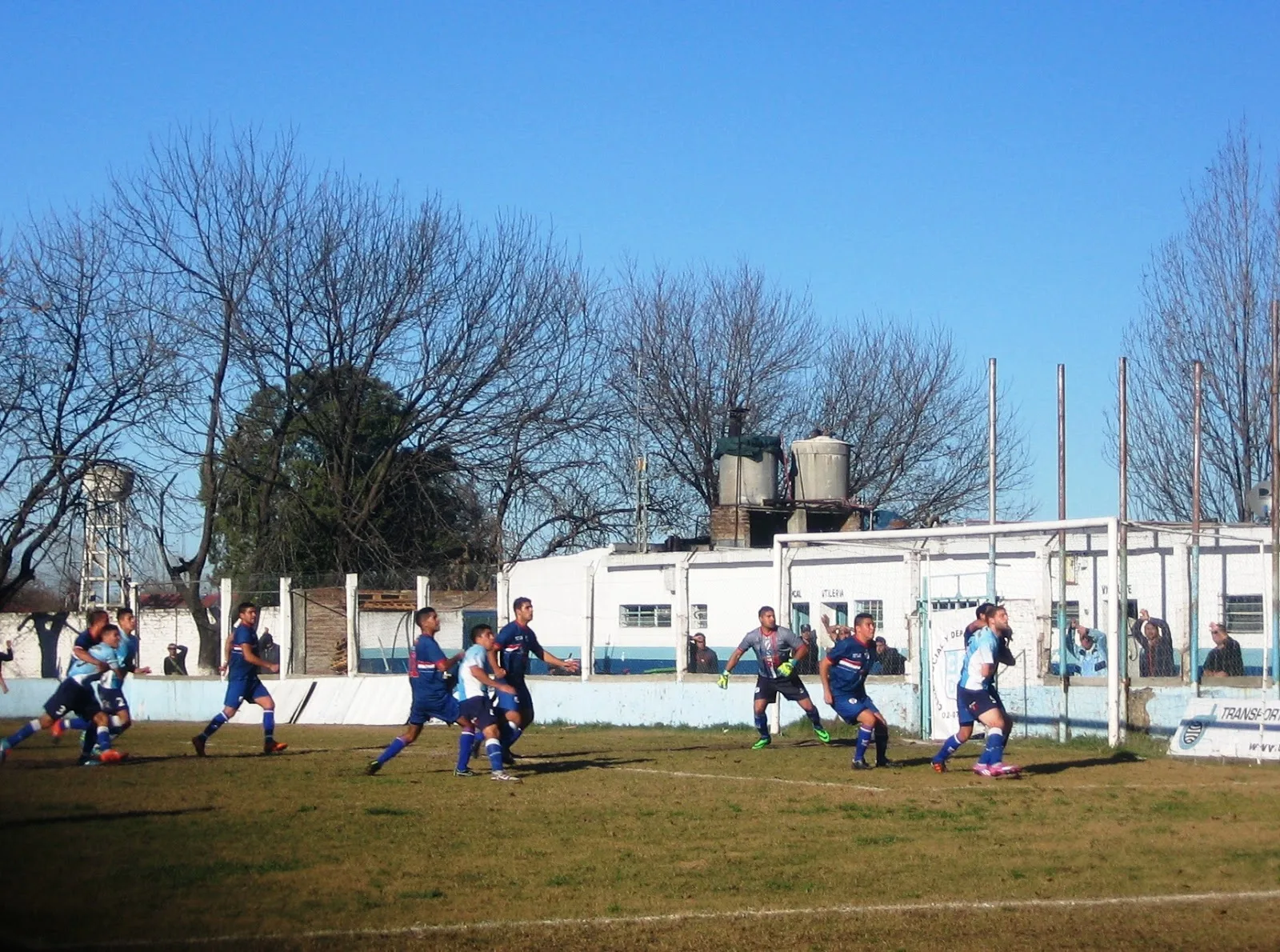 El Depor consiguió un valioso empate frente al puntero Liniers (Gentileza www.liniersenascenso.com.ar