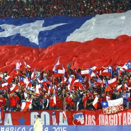 La tribuna se tiñó de rojo (EFE)