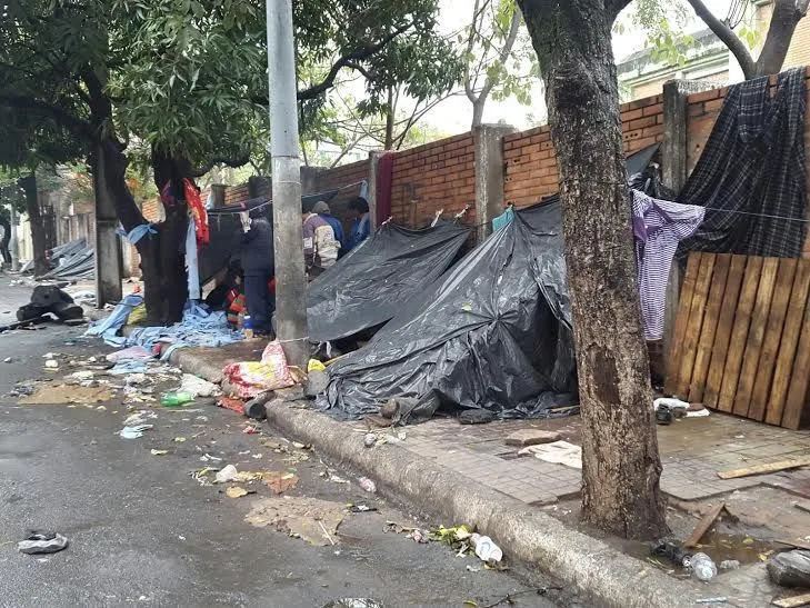 Los mendigos fueron "alejados" de la capital para que no los viera el Papa (Foto abc.com.py)