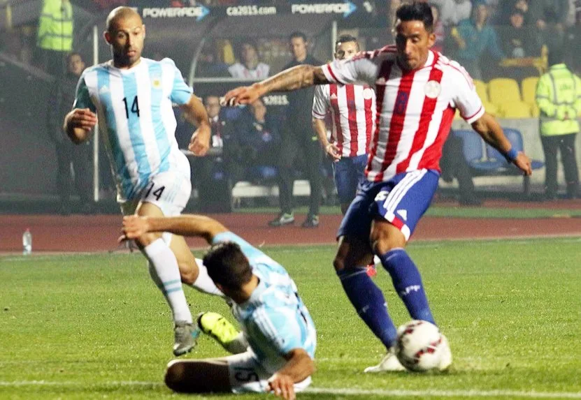 Lucas Barrios, el autor del único gol albirrojo. (Foto: abc.com.py)