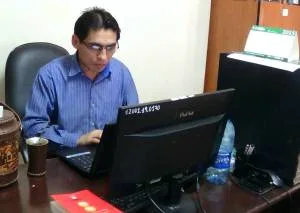 Miguel Angel Verón, experto y miembro de la academia, trabaja por tipificar la lengua guaraní.