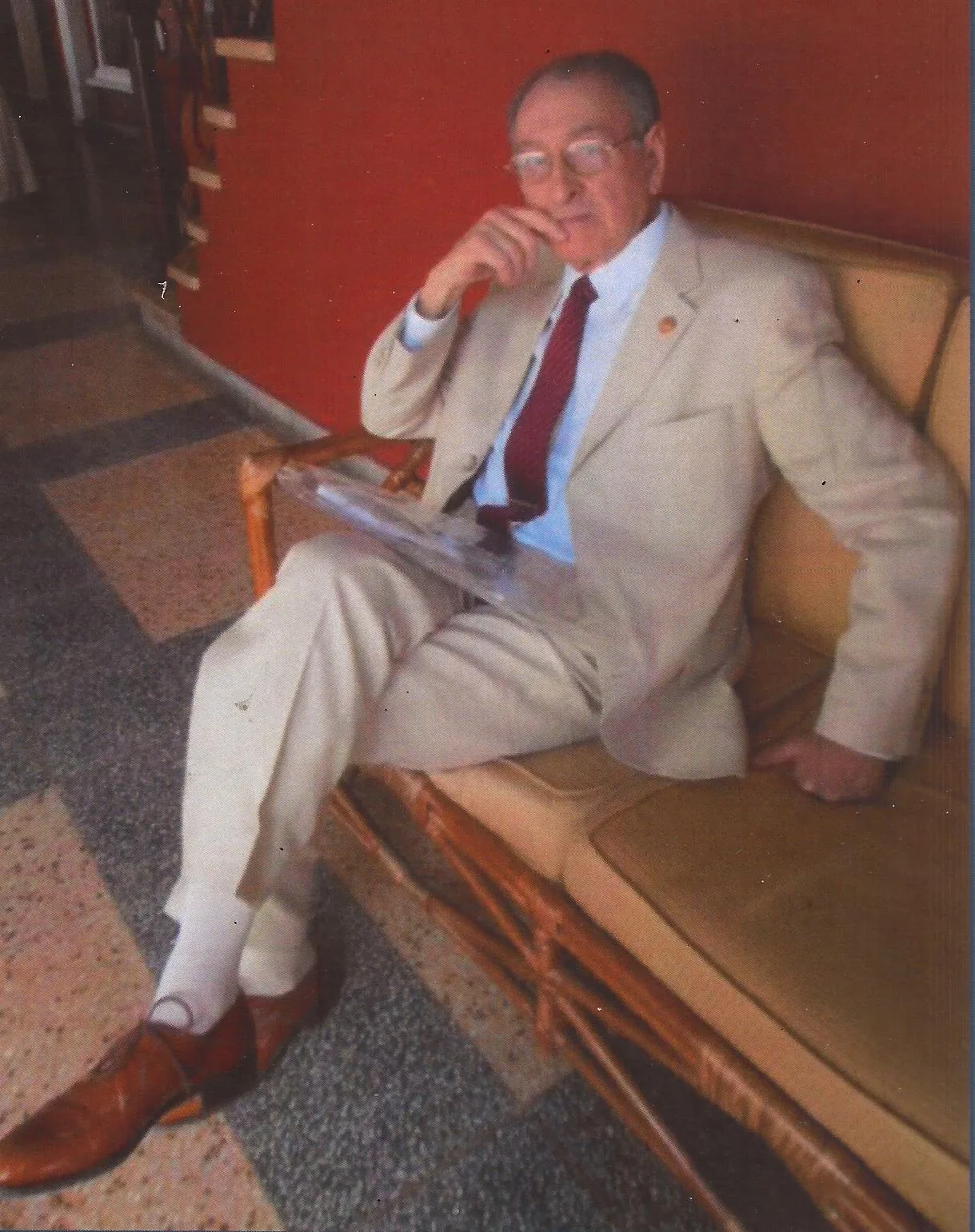 armando a. roche foto central
