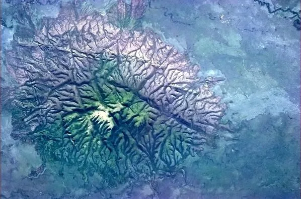 cerro-leon-visto-desde-el-espacio