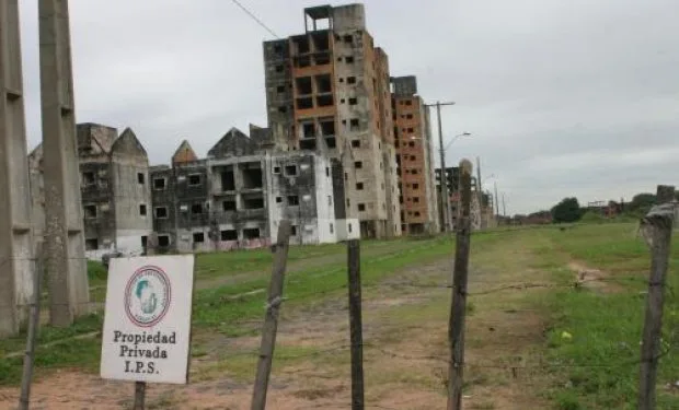 El abandonado complejo habitacional de Mariano Roque Alonso, al fin será explotado, pero no por el sector privado, sino por el mismo Gobierno Nacional