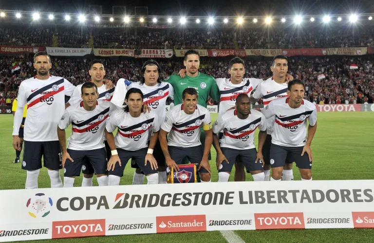 Equipo de Cerro Porteño (foto: elgraficochile.cl)