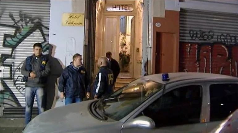 Hotel Valencia, donde estuvo secuestrado el nene. (Foto infobae.com)