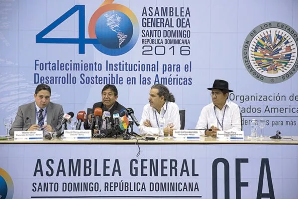 El procurador, Héctor Arce, el canciller, David Choquehuanca, el viceministro Juan Carlos Alurralde de bolivia y el representante permanente ante la OEA, Diego Pary. efe