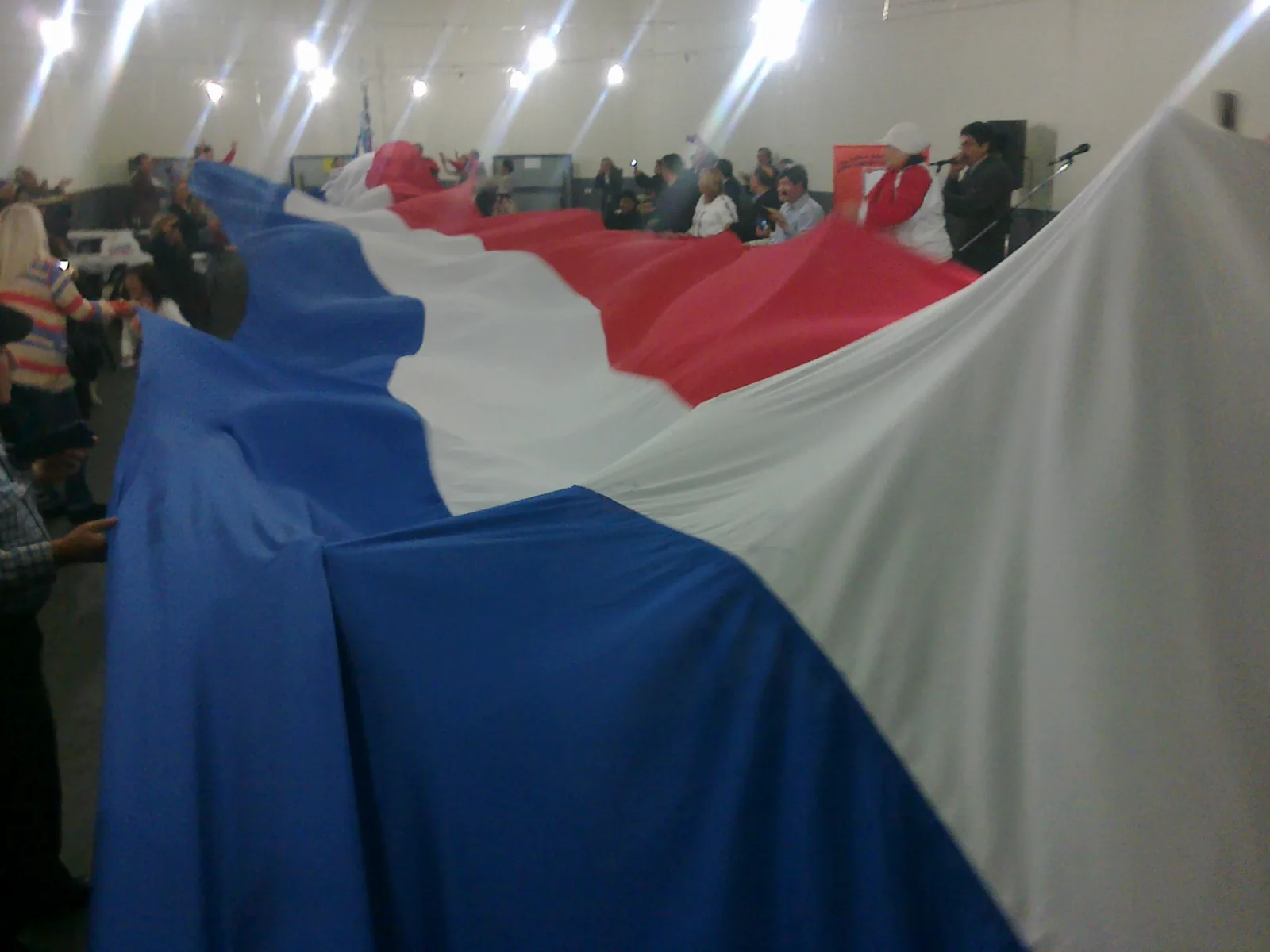 15-05-16 Festejo de la Independencia del Pazraguay en el Deportivo (foto de archivo)