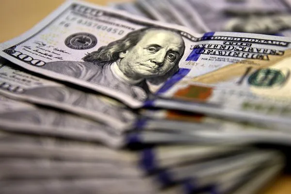 billete dólar 23-04-15