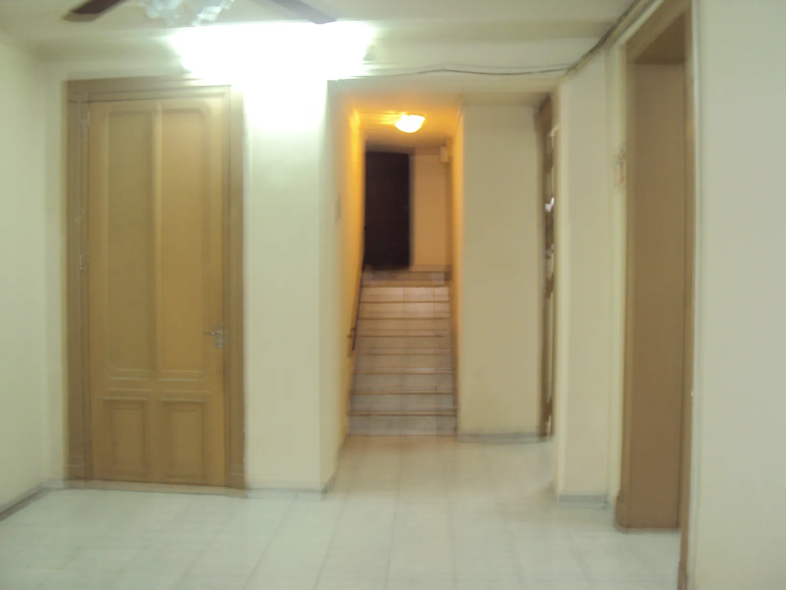 Escalera que conducía al fondo del edificio