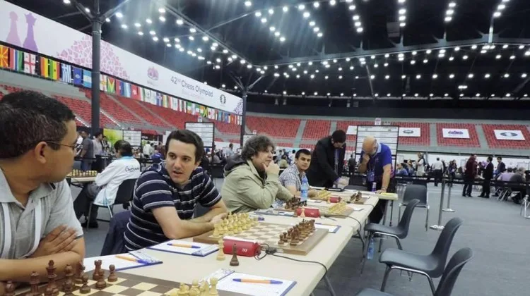 El equipo paraguayo integrado por los Grandes Maestros Neuris Delgado, Axel Bachmann Schiavo, José Cubas y Zenón Franco derrotó al poderoso equipo de Francia. (Foto lanacion.compy)