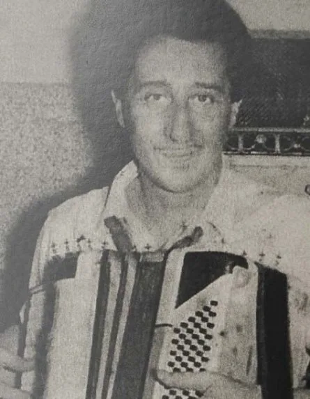 Potenza era músico, ejecutaba el acordeón, piano y órgano. Militaba en el peronismo