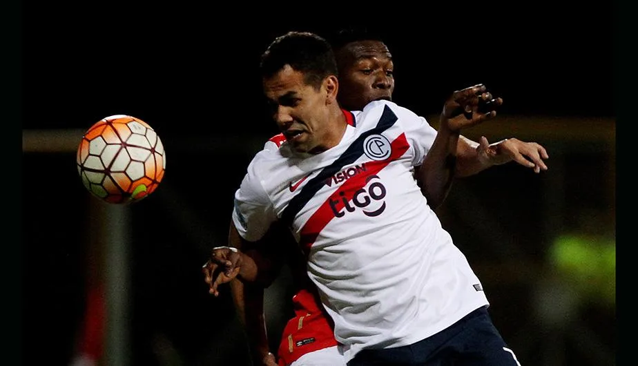 Cerro jugó sin su camiseta clásica (Foto: peru.com/efe