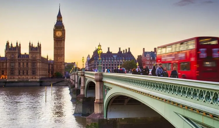 Puente de la Constitución, Londres