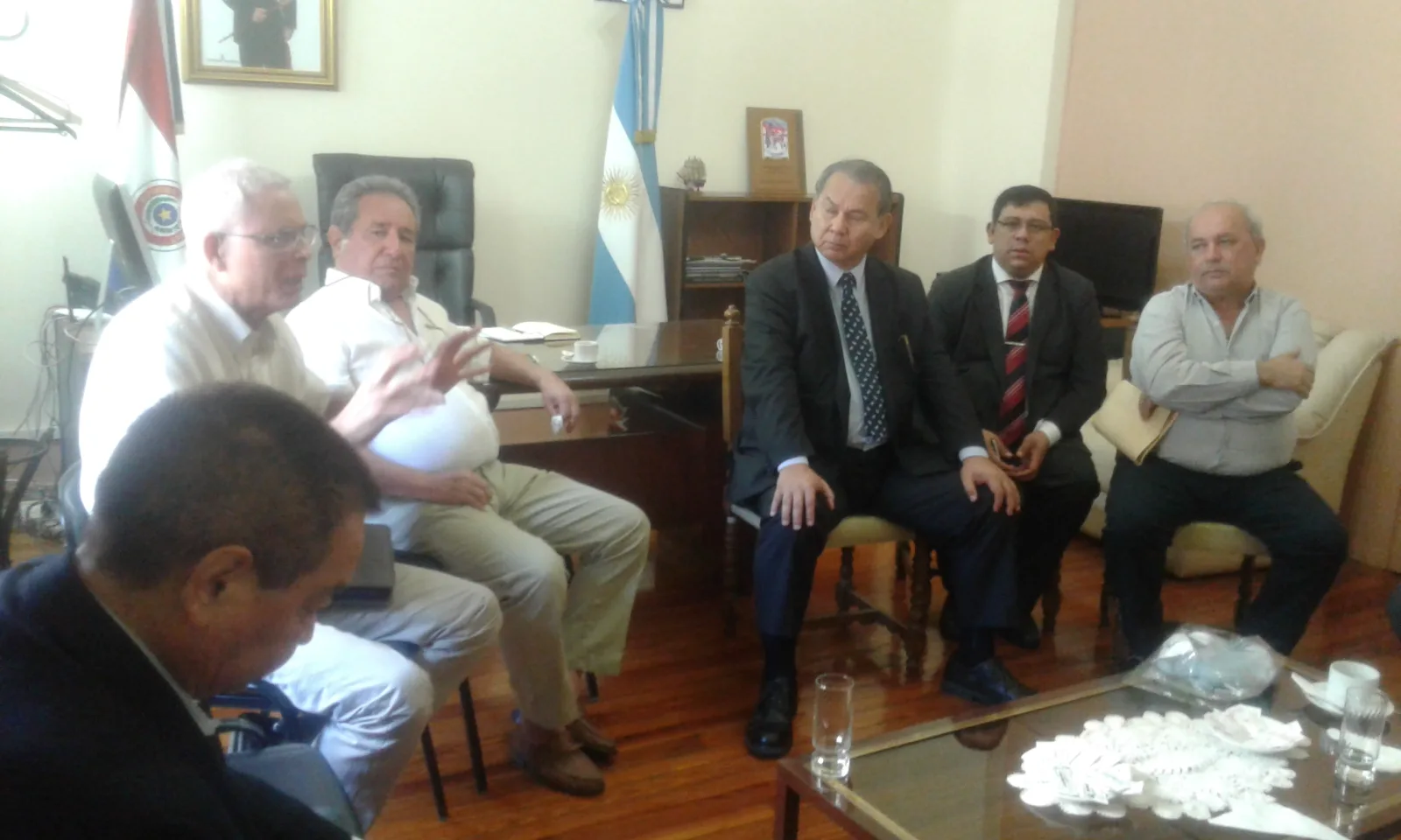 De izq. a derecha: Isidro Méndez Chávez, Andrés Balbuena Rondelli, Andrés R. Herebia,Cónsul Edilberto Cantero, Dr. Inocencio Cuevas y Salomón Ramírez Santacruz