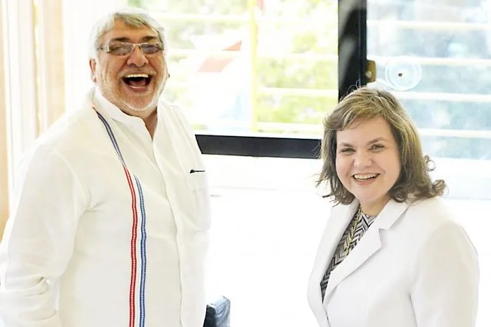 Senadores Fernando Lugo /Frente Guasú) y Lilian Samaniego /Partido Colorado)