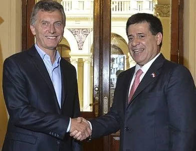 Mauricio-Macri-Horacio-Cartes-saludo-1920
