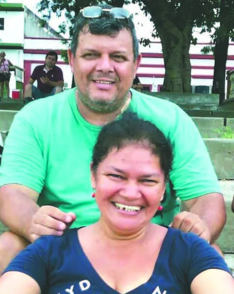 Los hermanos, felices