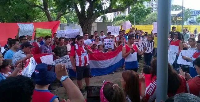 Acto realizado en febrero pasado por paraguayos en Argentina en la ciudad de Bs. As. (Foto ultimahora.com).
